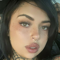 Алексис Дево Голая