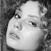 Алис Ли Алицеренар Лисмаги Голая