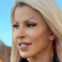 Анна Луиза Фрейтас Голая