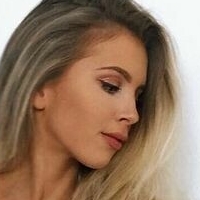Анника Маджет Голая