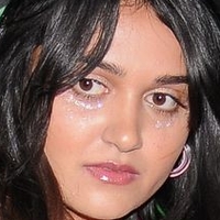 Ариэла Барер Голая