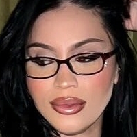 Эшлидженевиев Голая