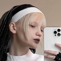кэйтискос Голая