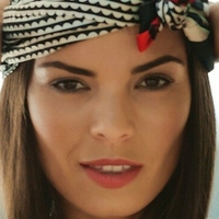 Костелло Голая