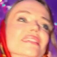 Эджем Каравус Голая