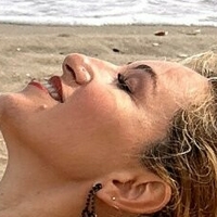 Элисадримс Голая