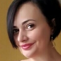 девушка с огромным декольте Голая
