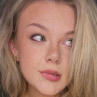 голденсинс Голая