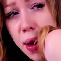 ХЕЛЛОИАМАСТРИД Голая