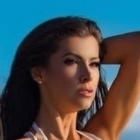 Илдико Ференци Голая