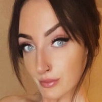 Иззи Фоули Голая