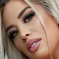 Джаймс Джевелс Голая