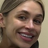 Янин Леа Голая