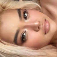 Янна Криселле Голая