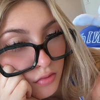 Джеллибеллиллиан Голая