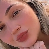 Юлиане Феликс Голая