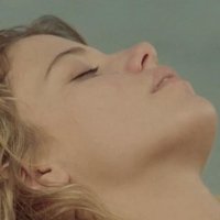 Джустина Бустос Голая