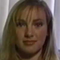 Китти Янг Голая