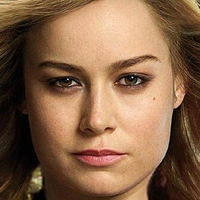 Люд Гирос Голая