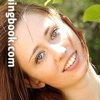 Лили Смол Голая