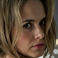 Линда Крюс Голая