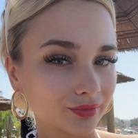 Лив Хьюз Голая