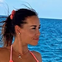 Люси Зова Голая