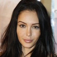 Набилла Бенаттия Голая