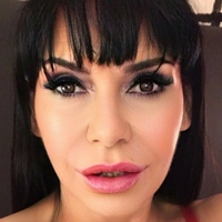 Наима Гуйди Голая