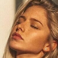 Ноа Саэс Голая