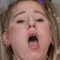 официальная Хейли Голая