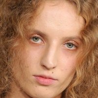 Петра Коллинз Голая