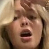 Райли Билгер Голая