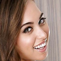 Райли ТВ Голая