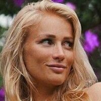 Рози Ван Голая
