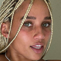 Салахбрукс Голая