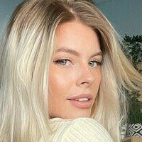 пролитое молоко Голая