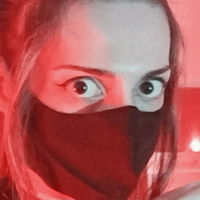 Йона Млем Голая