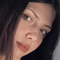 Зкарлет Голая